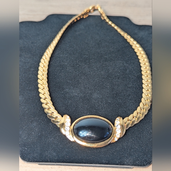 Trifari Chunky Black And Gold Choker With Clip On Earrings Set - Picture 4 of 9